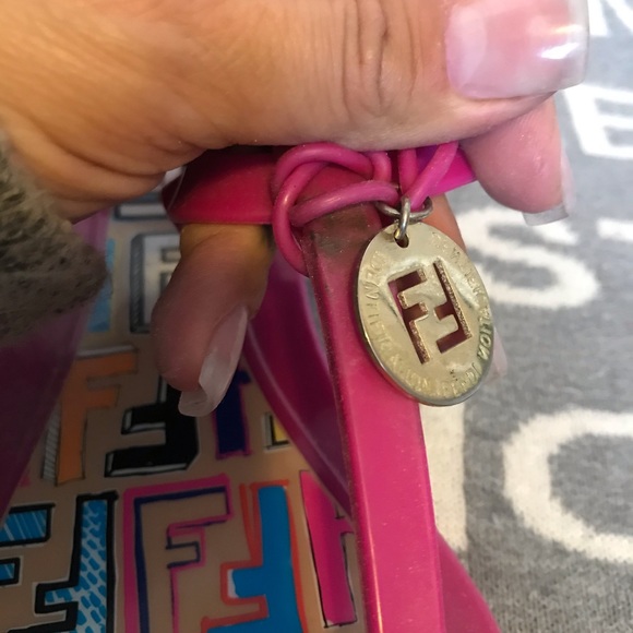 ❤️SOLD❤️% Authentic Fendi Pink Rubber Sandals - Picture 5 of 8